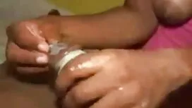 Gã xem phim hiep dam ...