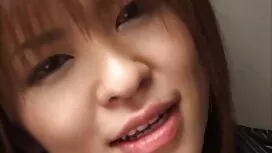 Một cô gái nga ở tro ...