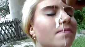 Một cô gái 18 tuổi,  ...